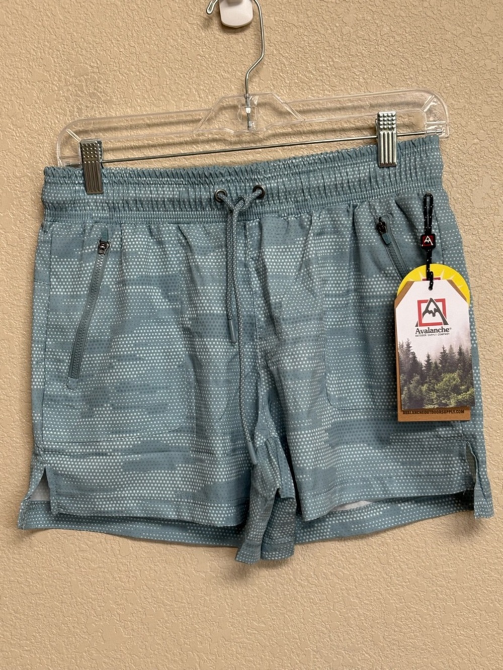 NWT Avalanche Blue Dot Athletic Shorts UPF 50+ Zip Pockets Size Small - Picture 2 of 10